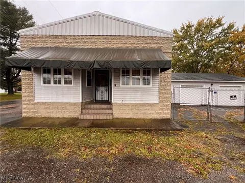 44993 Crestview Rd, Columbiana, OH 44408