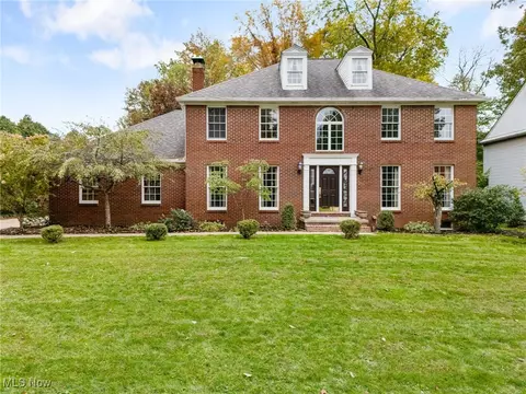 2774 Bridlewood St NW, North Canton, OH 44720