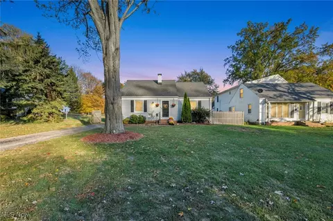 149 Jaycox Rd, Avon Lake, OH 44012