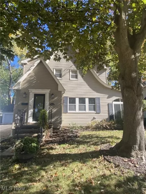 2029 18th St, Cuyahoga Falls, OH 44223