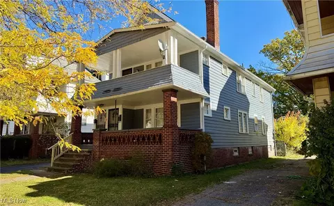 825 Helmsdale Rd, Cleveland Heights, OH 44112