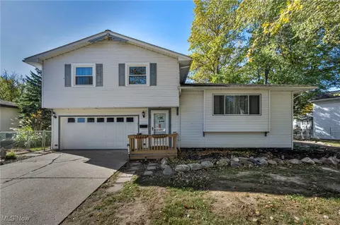 158 E Overlook Dr E, Eastlake, OH 44095