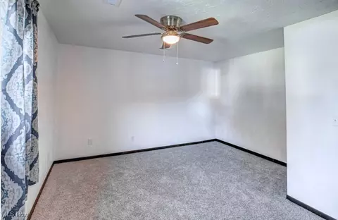 Bedroom - 1819 Gloucester Dr, Lorain, OH 44053 photo 2 of 9