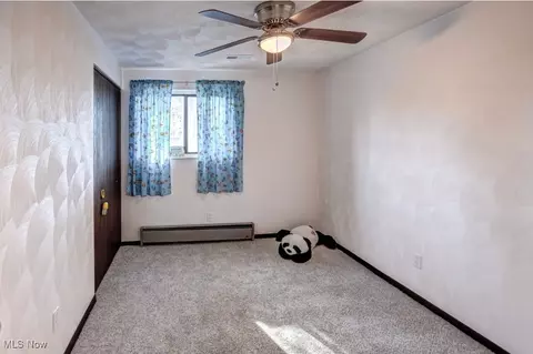 Bedroom - 1819 Gloucester Dr, Lorain, OH 44053 photo 8 of 9