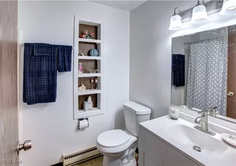 Bath - 1819 Gloucester Dr, Lorain, OH 44053 photo 4 of 4