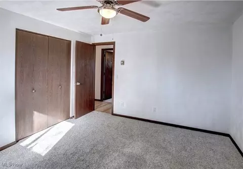 Bedroom - 1819 Gloucester Dr, Lorain, OH 44053 photo 4 of 9