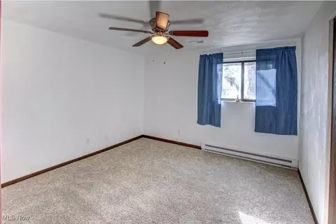 Bedroom - 1819 Gloucester Dr, Lorain, OH 44053 photo 6 of 9