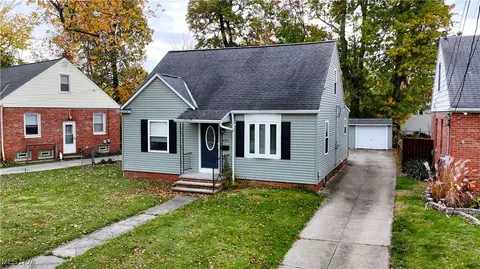488 E 326th St, Willowick, OH 44095 photo 2