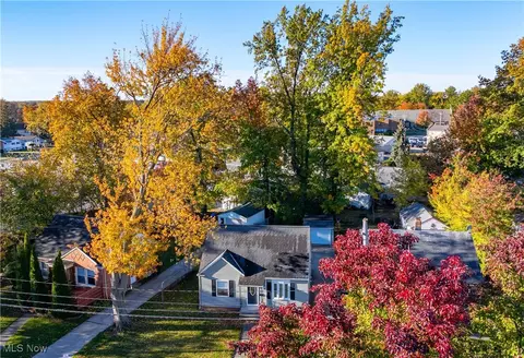 488 E 326th St, Willowick, OH 44095