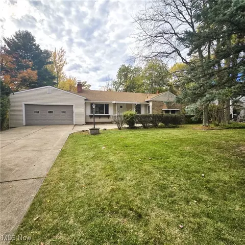13505 Old Pleasant Valley Rd, Middleburg Heights, OH 44130