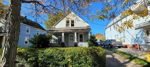 2054 Magee St, Lakewood, OH 44107