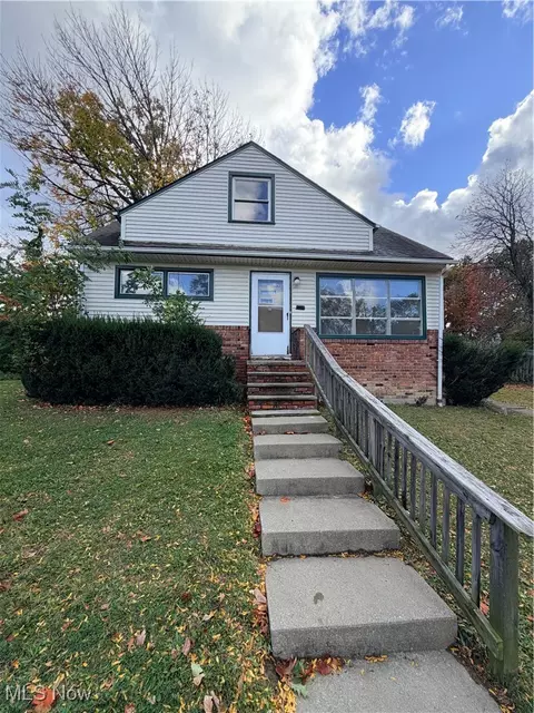 18404 Neff Rd, Cleveland, OH 44119