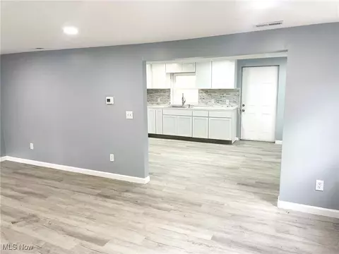 Entry Way - 4095 Laurel Rd, Lorain, OH 44055 photo 1 of 3