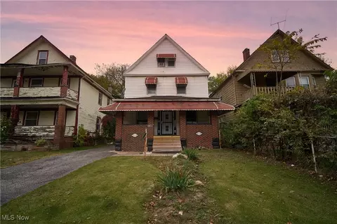 1198 Rozelle Ave, Cleveland, OH 44112