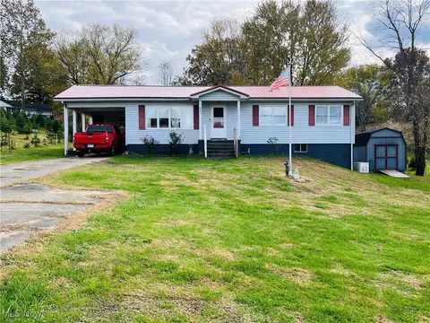 240 Viscose Rd, Parkersburg, WV 26101