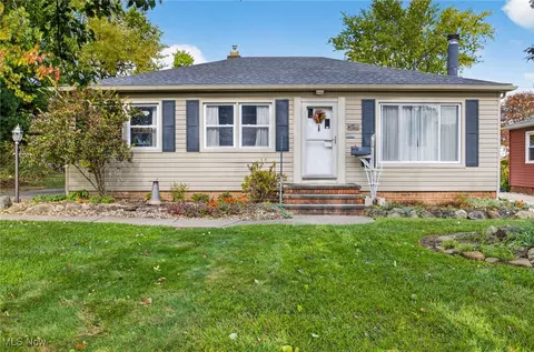 11002 Brainard Dr, Parma, OH 44130