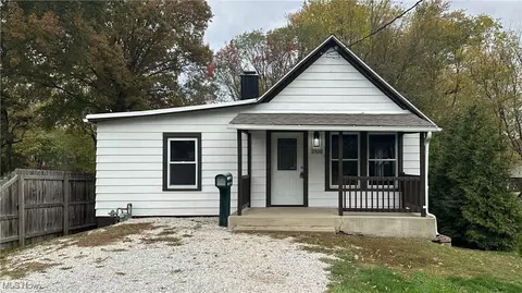 2930 Bailey St NW, Massillon, OH 44646
