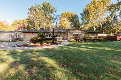 427 Perry Rd, Tallmadge, OH 44278