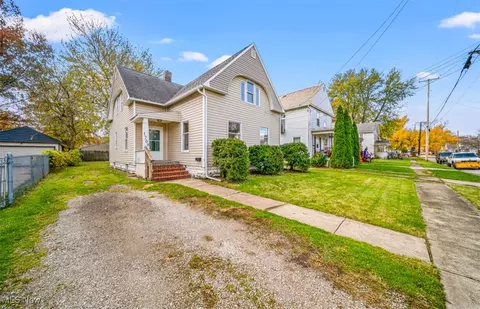 1708 W 7th St, Ashtabula, OH 44004 photo 4