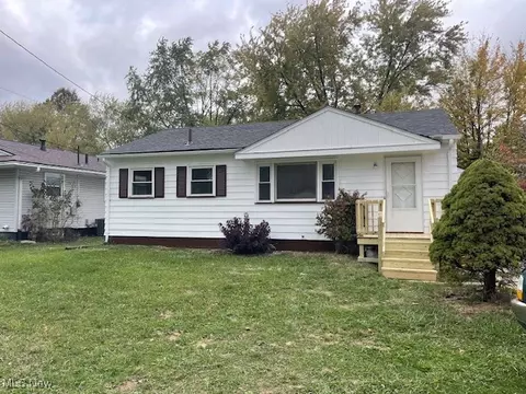 2824 Linda Dr, Warren, OH 44485