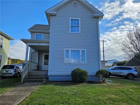 124 N 12th St, Coshocton, OH 43812