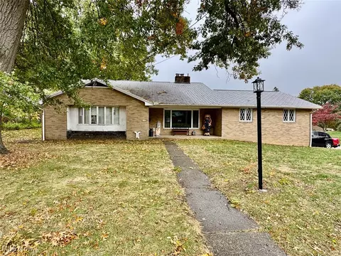 714 Pershing Ave SE, North Canton, OH 44720