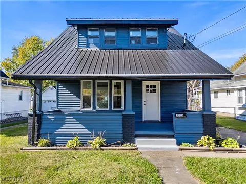 3305 4th Ave, Vienna, WV 26105