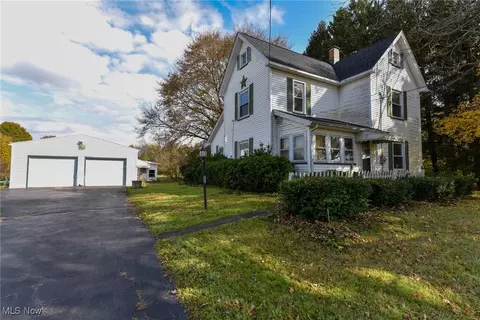 2445 Newton Tomlinson Rd, Newton Falls, OH 44444