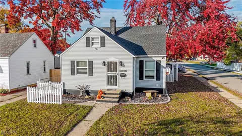 13402 Saint James Ave, Cleveland, OH 44135