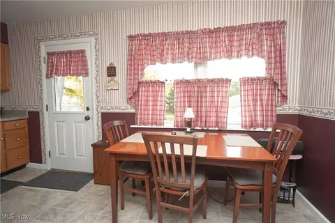 Dining - 1109 E 18th St, Ashtabula, OH 44004 photo 2 of 2