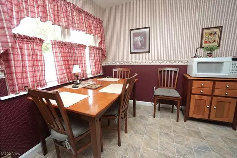 Dining - 1109 E 18th St, Ashtabula, OH 44004 photo 1 of 2