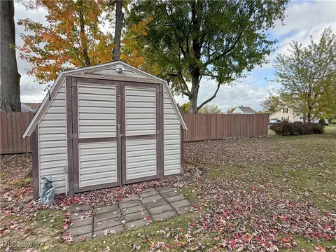 Exterior - 1109 E 18th St, Ashtabula, OH 44004 photo 6 of 14