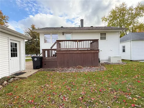 Exterior - 1109 E 18th St, Ashtabula, OH 44004 photo 7 of 14