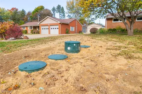 Exterior - 2533 57th St NE, Canton, OH 44721 photo 7 of 7