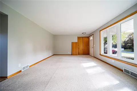 Living - 2533 57th St NE, Canton, OH 44721 photo 1 of 3