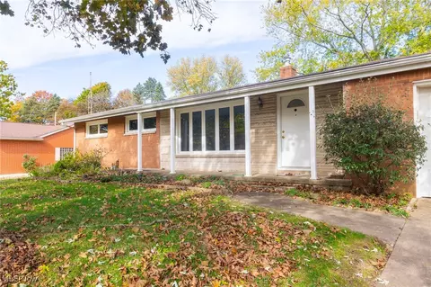Exterior - 2533 57th St NE, Canton, OH 44721 photo 3 of 7