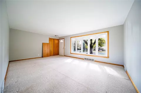 Living - 2533 57th St NE, Canton, OH 44721 photo 2 of 3