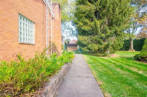Exterior - 2533 57th St NE, Canton, OH 44721 photo 4 of 7