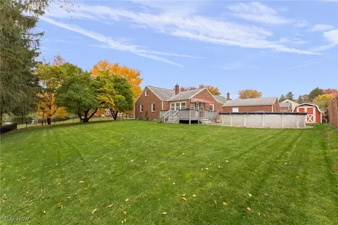 1438 Deville Ave NW, Canton, OH 44708 photo 3