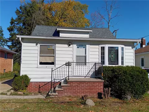 3104 Liggett Dr, Parma, OH 44134