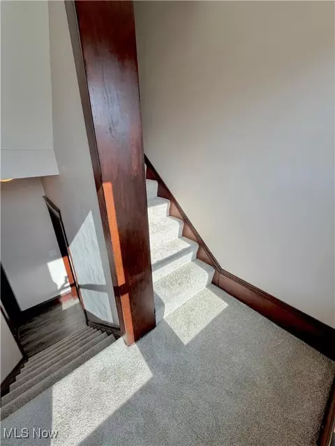 Entry Way - 1221 Dover Ave, Dover, OH 44622 photo 4 of 8