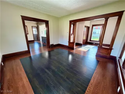 Living - 1221 Dover Ave, Dover, OH 44622 photo 2 of 3