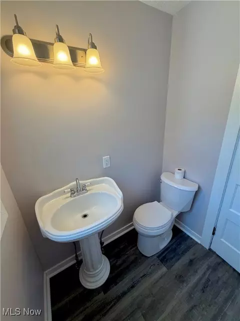 Bath - 1221 Dover Ave, Dover, OH 44622 photo 1 of 3