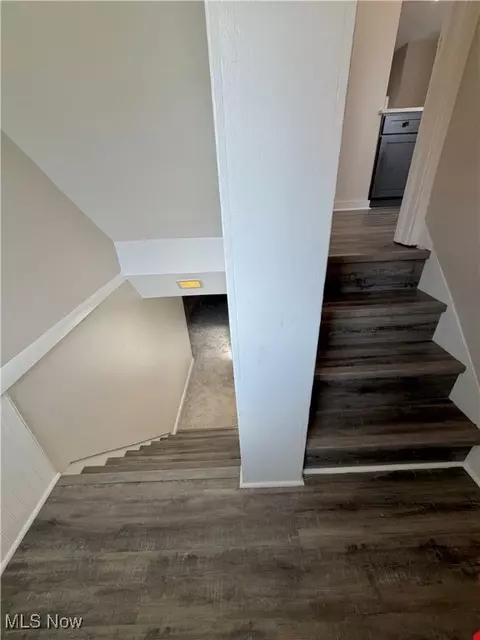 Entry Way - 1221 Dover Ave, Dover, OH 44622 photo 8 of 8