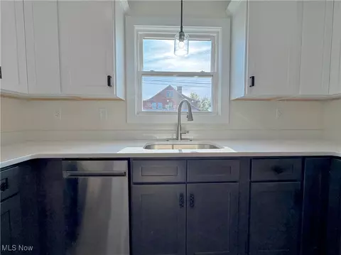 Kitchen - 1221 Dover Ave, Dover, OH 44622 photo 4 of 5