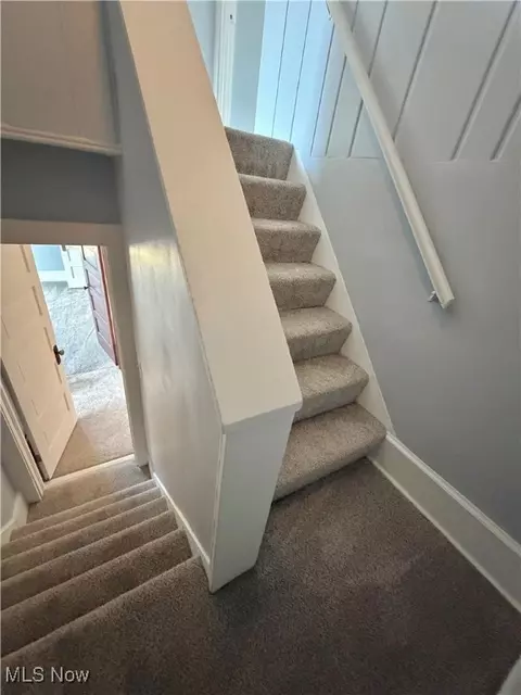 Entry Way - 1221 Dover Ave, Dover, OH 44622 photo 7 of 8