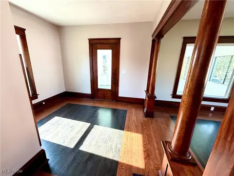 Entry Way - 1221 Dover Ave, Dover, OH 44622 photo 2 of 8