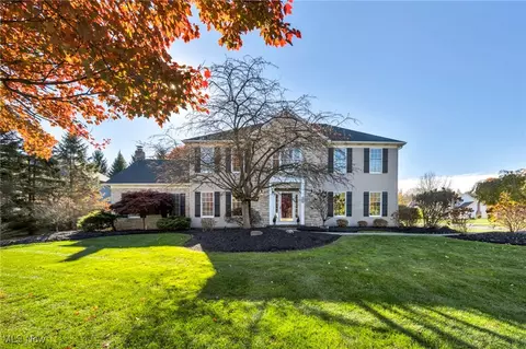 6990 Crystal Creek Dr, Brecksville, OH 44141