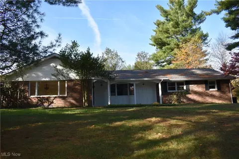 145 E Willow Dr, Zanesville, OH 43701