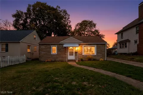 166 Hilbish Ave, Akron, OH 44312